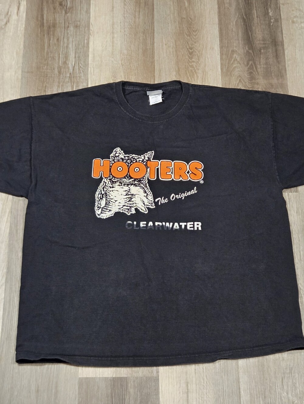 black Hooters Clearwater t-shirt vintage 1990s 2XL
